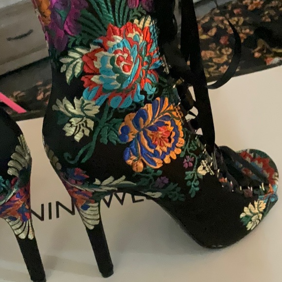 Steve Madden Tapestry Fabric Stiletto Boots - Picture 6 of 12